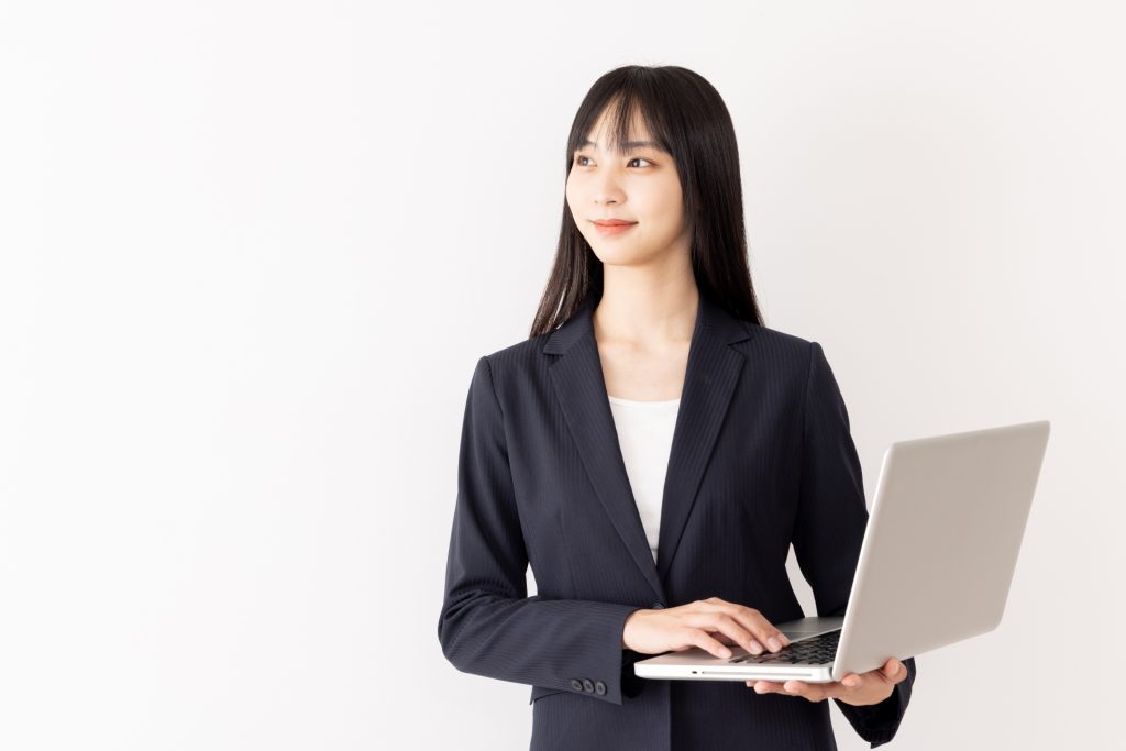 AI生成物の調整はプロの手で!スーパー秘書が提供するサポート体制とは